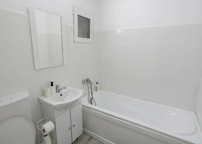 アパート 2 Mega Mall National Arena