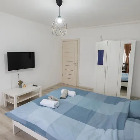 2 Mega Mall National Arena Apartment